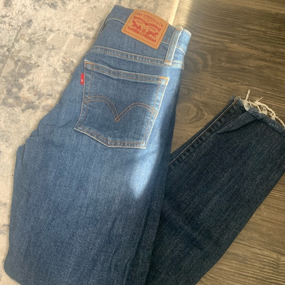 Levi’s Wedgie skinny Jeans - Picture 5 of 8